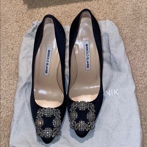 manolo blahnik Hangisi 105 Embellished Satin Pumps